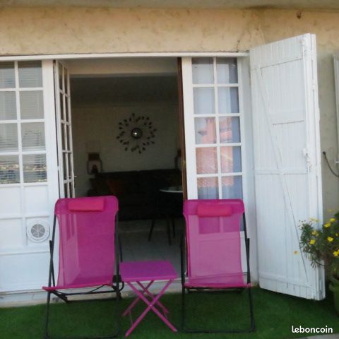 Studio indépendant 2 personnes dans villa mi-colline avec belle vue Cap d'Antibes . Parking gratuit (image 8)
