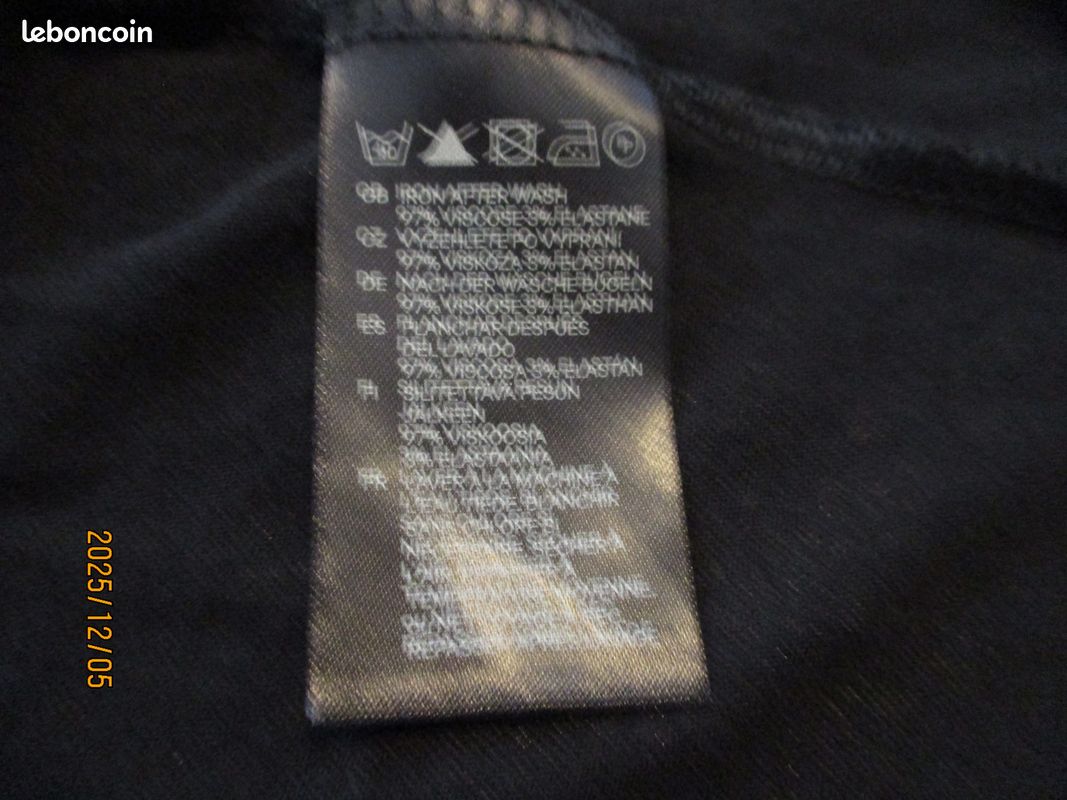 Robe noire fluide forme cache coeur H&M (image 9)
