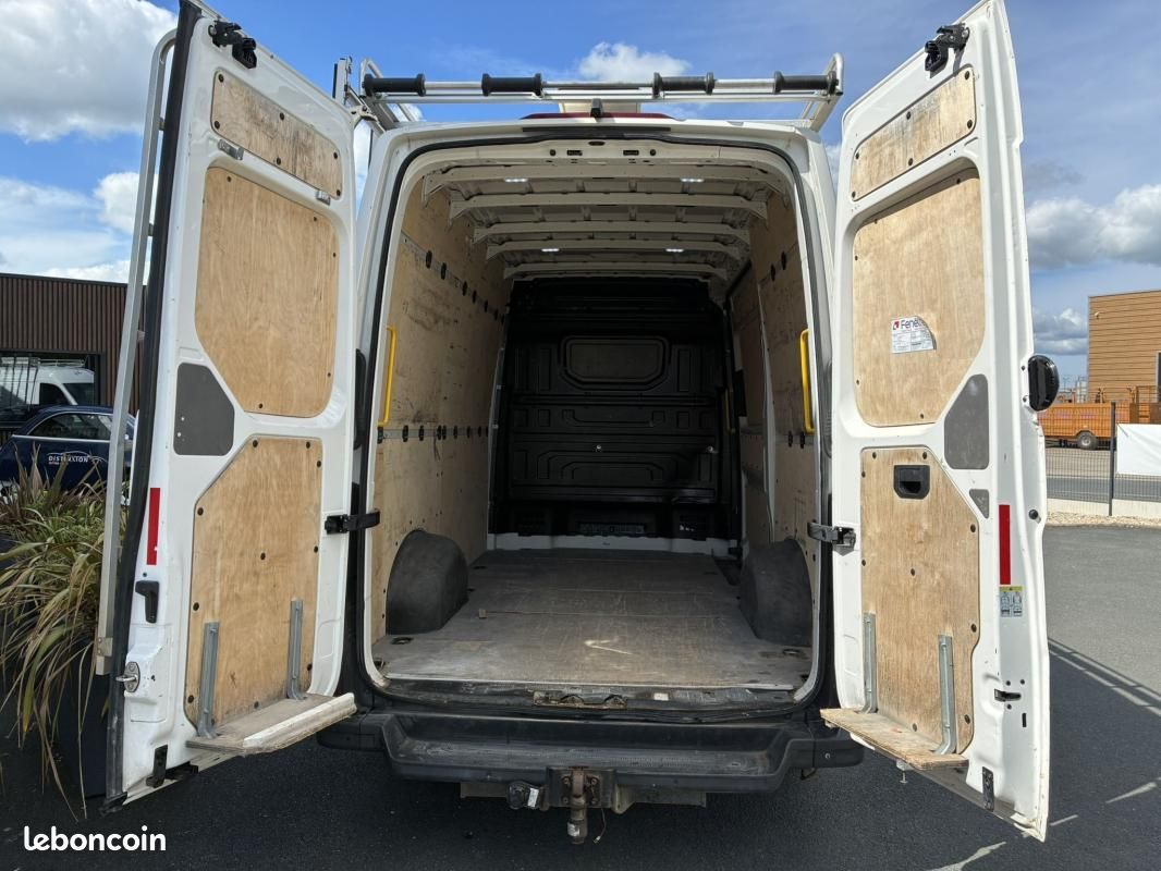 Volkswagen Crafter FOURGON 2.0 TDI 140 L3H3 BUSINESS LINE (image 10)