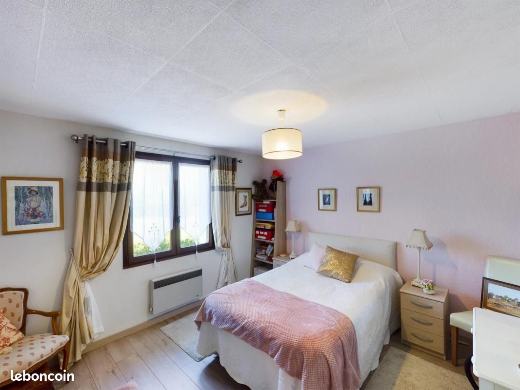 Maison 154 m² Confolens - Confolens 16500 (image principale 11)