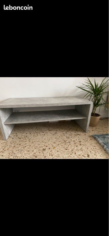 Table TV (image 1)