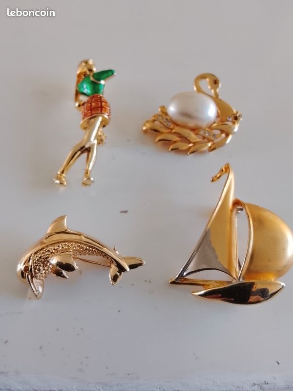 Broche Poisson En Métal Doré Avec Oxydes - Style Années 70 Vintage