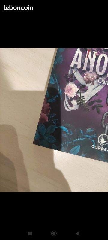 Livre coupables anonymes de Whitney St-Onge B
Édition Cordeau / Ada
Livre lu une fois 
Ne présente pas de pages arrachées ni ecrites (image 3)