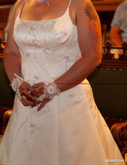 Robe mariée ivoire et parme (image 1)
