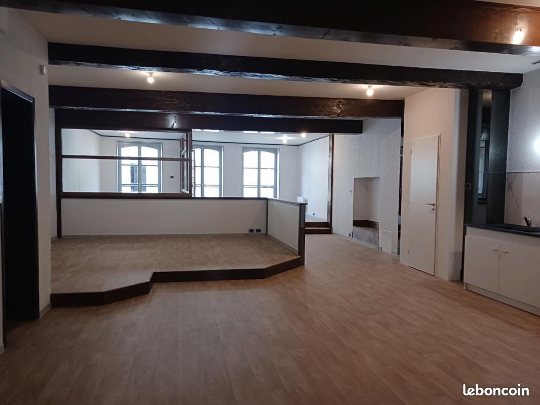 Appartement 2 pièce(s) 86 m²à louer Lons-le-saunier