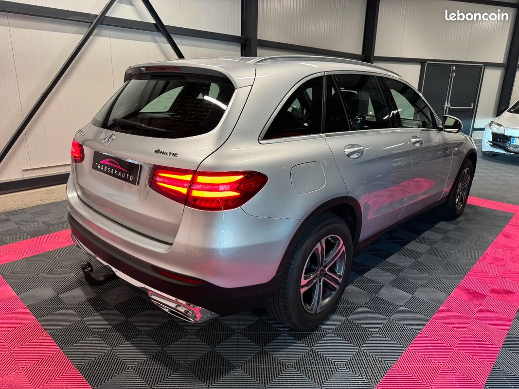 MERCEDES GLC 220 d 9G-Tronic 4Matic Sportline / SUIVI ENTRETIEN / PACK AMG / ATTELAGE / GARANTIE 12 MOIS (image 4)
