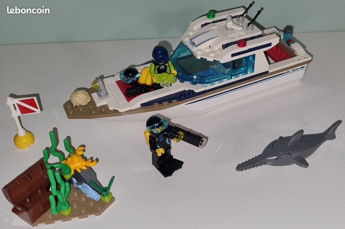 LEGO 60221 City Diving Yacht City Great Vehicles COMPLET Jeux