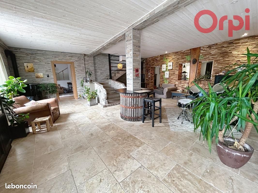 Maison 5 pièces 200 m² · à Avrillé · 200 m² · 249 000 €