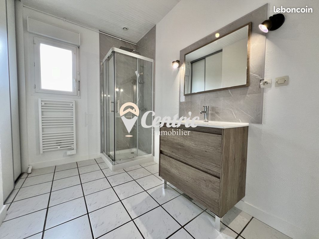 Propriété 4 pièces 85 m² - Bressuire 79300 (image principale 4)
