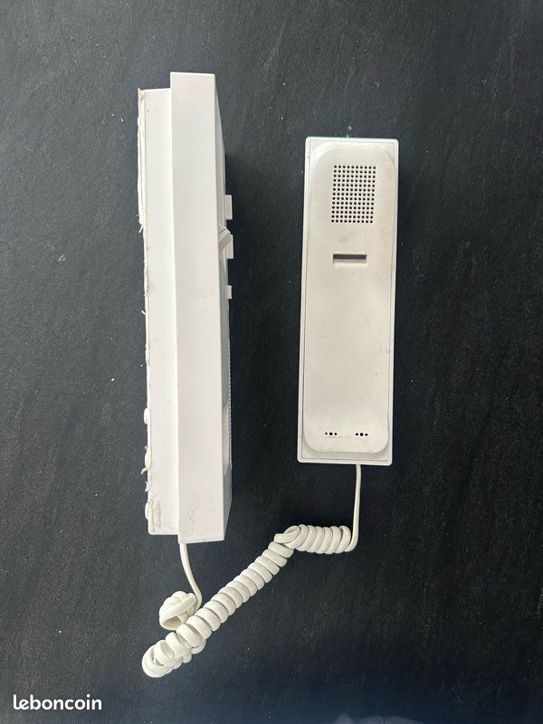 Combiné interphone Golmar T-562 V03 - portier audio 2 fils testé (image 3)