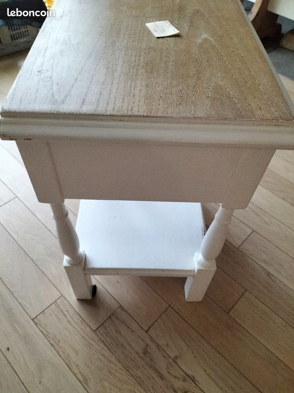 Table de chevet en blanc (image 4)