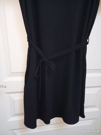 Robe Noire à Motif Etam - Taille 38, Longueur Genou, Coupe Droite - Occasion Très Bon état