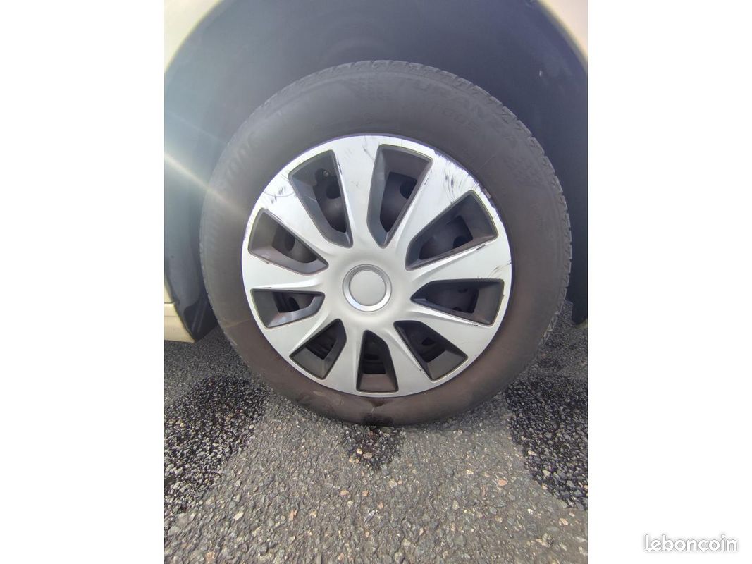 CITROEN C4 1.6i 16V - 110 BERLINE Pack Ambiance PHASE 1 (image 25)