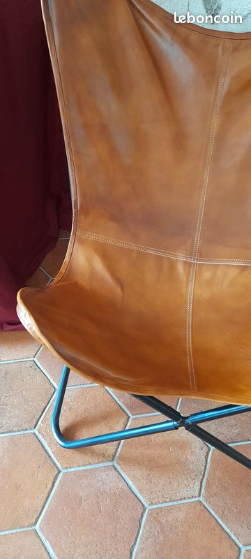 Fauteuil papillon cuir fauve TBE (image 9)