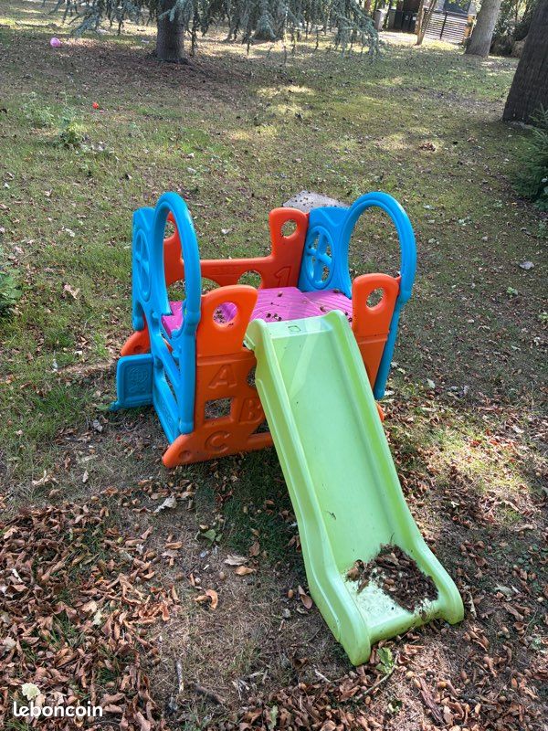 Feber centre d'activité avec toboggan Jeux Jouets