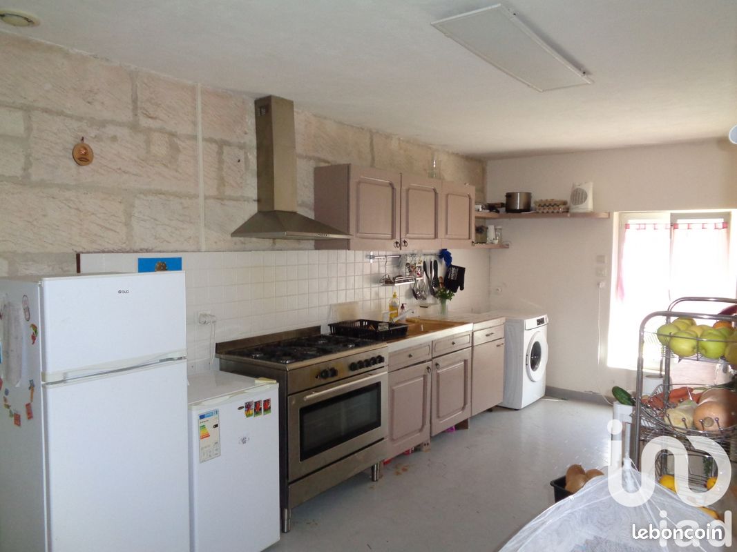 Maison 5 pièces 150 m² - Saint-Georges-des-Coteaux 17810 (image principale 4)