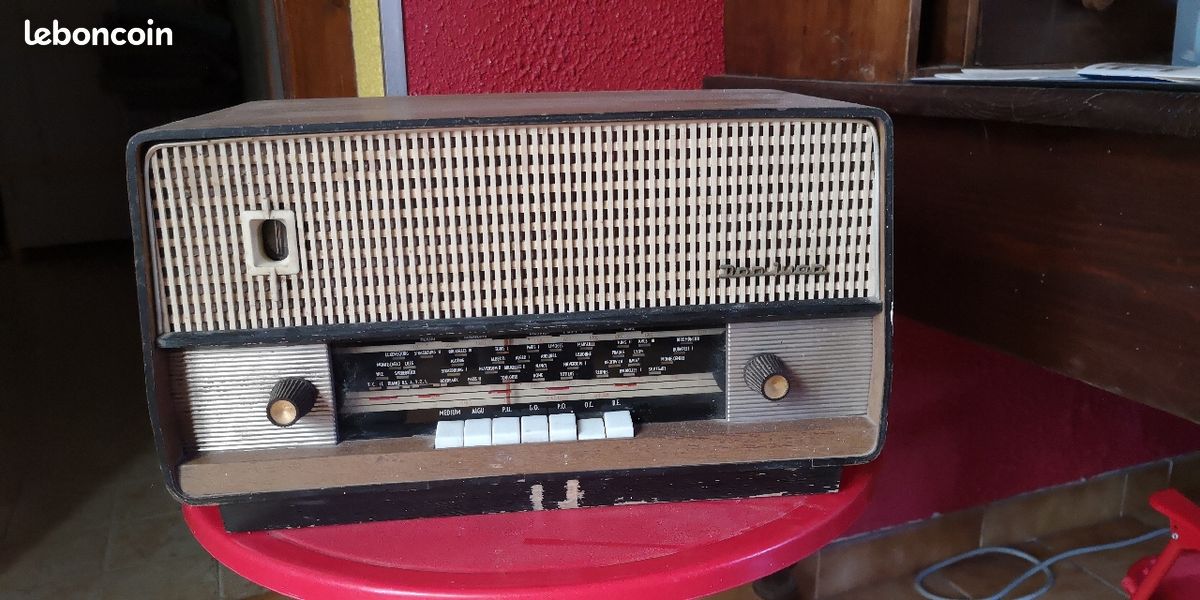 Poste de radio (image 1)