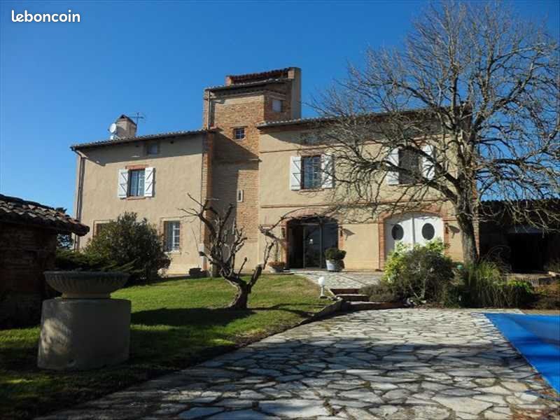 Maison 11 pièces 450 m² · à La Salvetat-Belmontet · 450 m² · 390 000 €