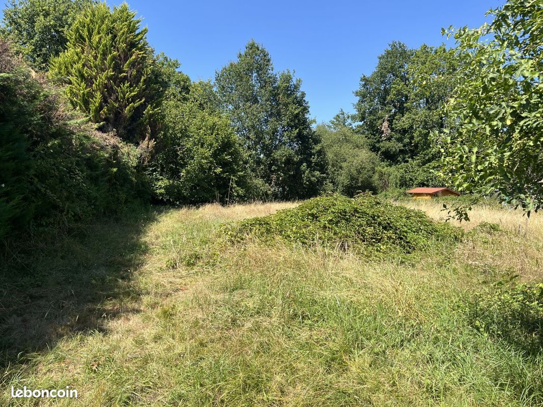 Terrain à bâtir de 515 m² à BRACH (33) · 106 000 €