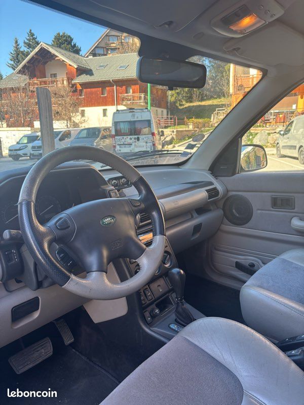 Land Rover Freelander 2.5 V6 177ch (image 3)