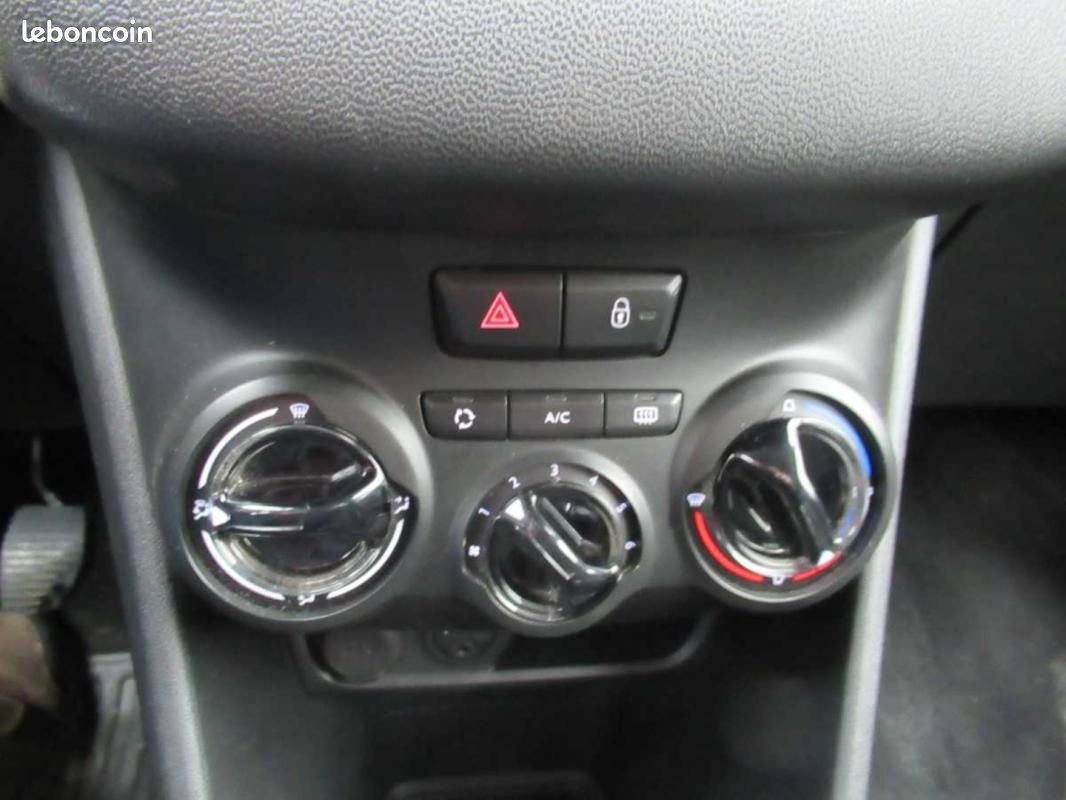 Peugeot 208 1.2 PURETECH 82ch STYLE (image 7)