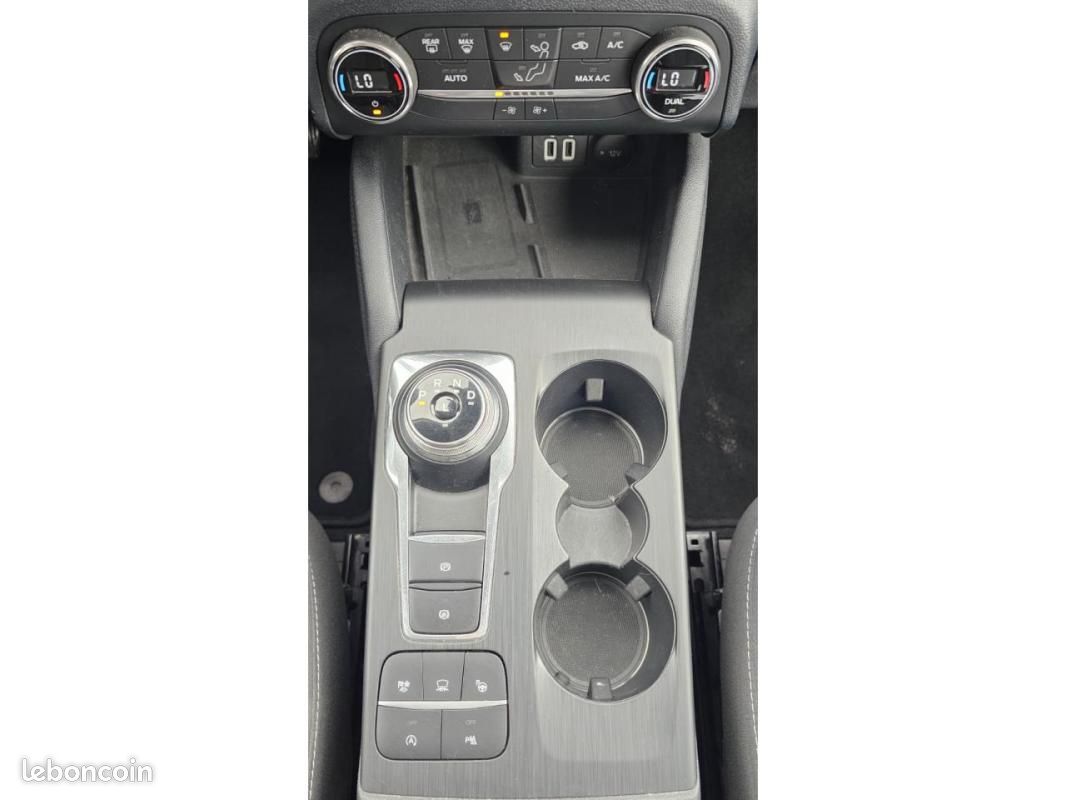 Ford Kuga Titanium 1.5 EcoBlue 120cv BVA 4x2 + Pack Techno + Assistance + Attelage + Barre de Toit (image 9)