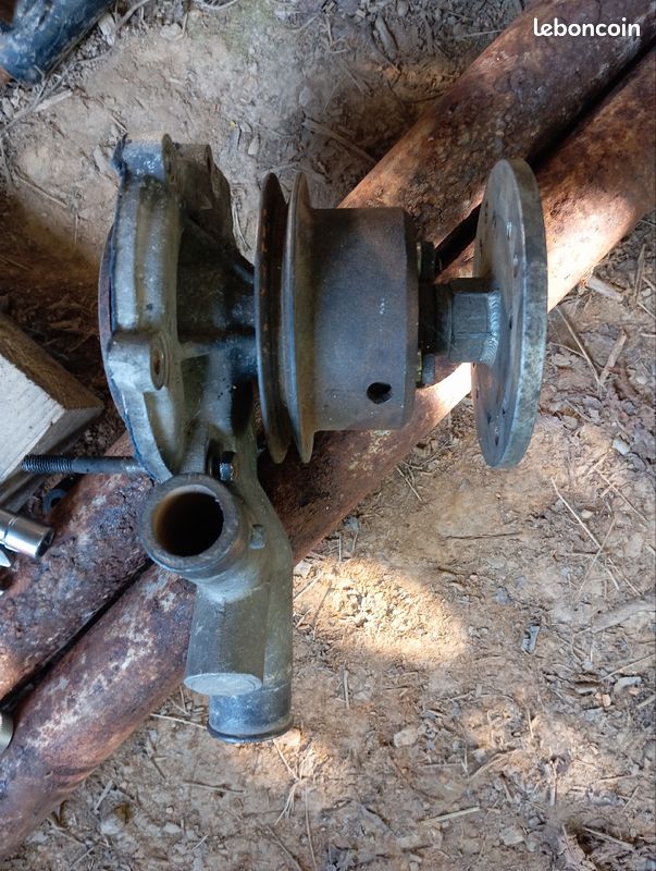 Pompe a eau Land rover 2,5 td / defender (image 1)