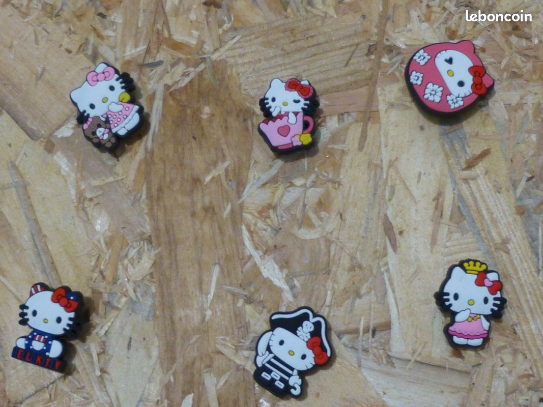 Charms Crocs hello kitty à l'unité (image 6)