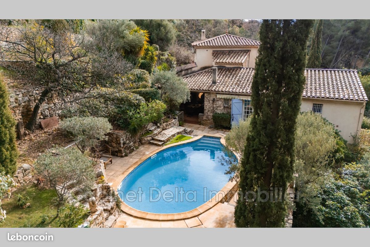 Maison 6 pièces 183 m² · à Ollioules · 183 m² · 990 000 €