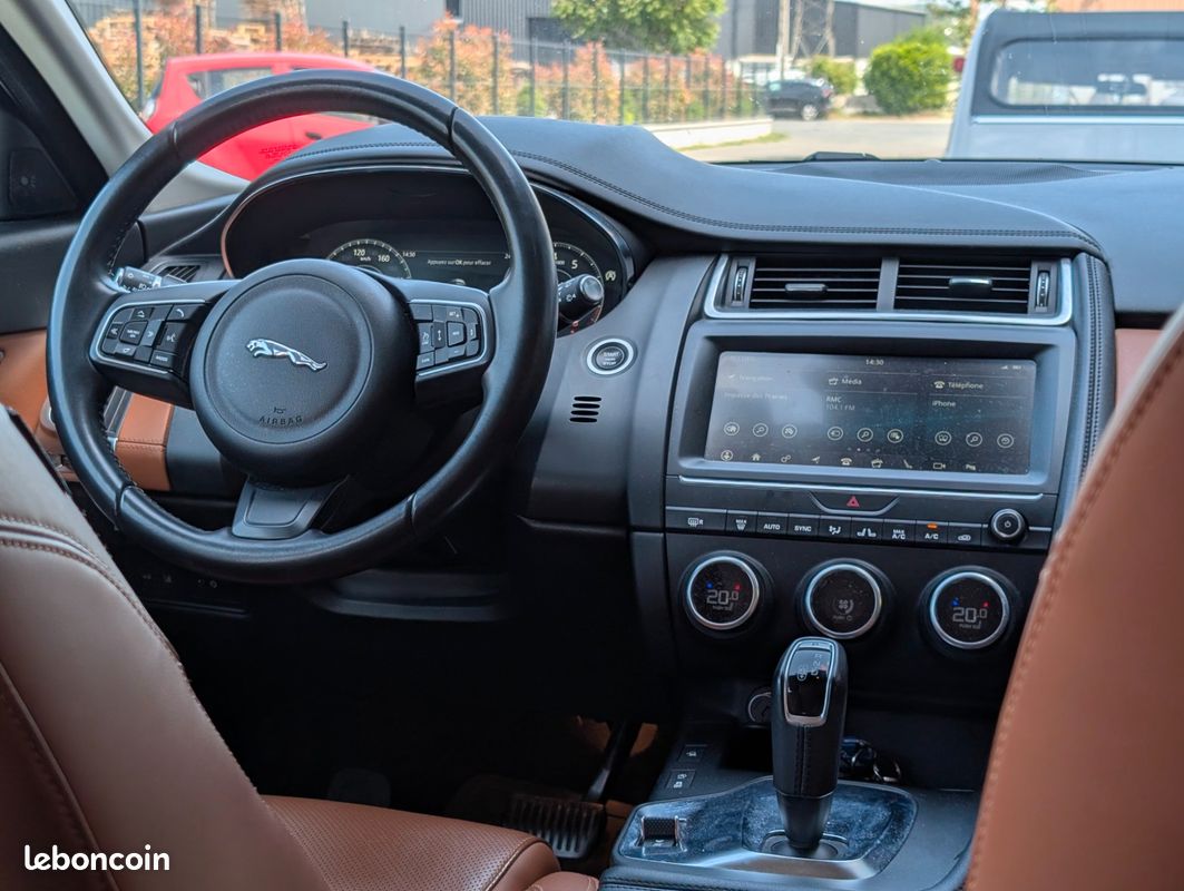 JAGUAR E-PACE 2.0 200CV HSE AWD - ENTRETIEN JAGUAR EXCLUSIF - CAMERA - ATTELAGE - ZERO DEFAUT - GARANTIe (image 20)