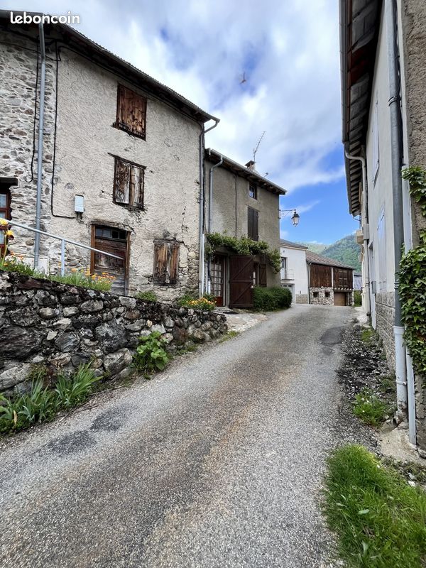 Maison 4 pièces 97 m² · à Val-de-Sos · 97 m² · 40 000 €
