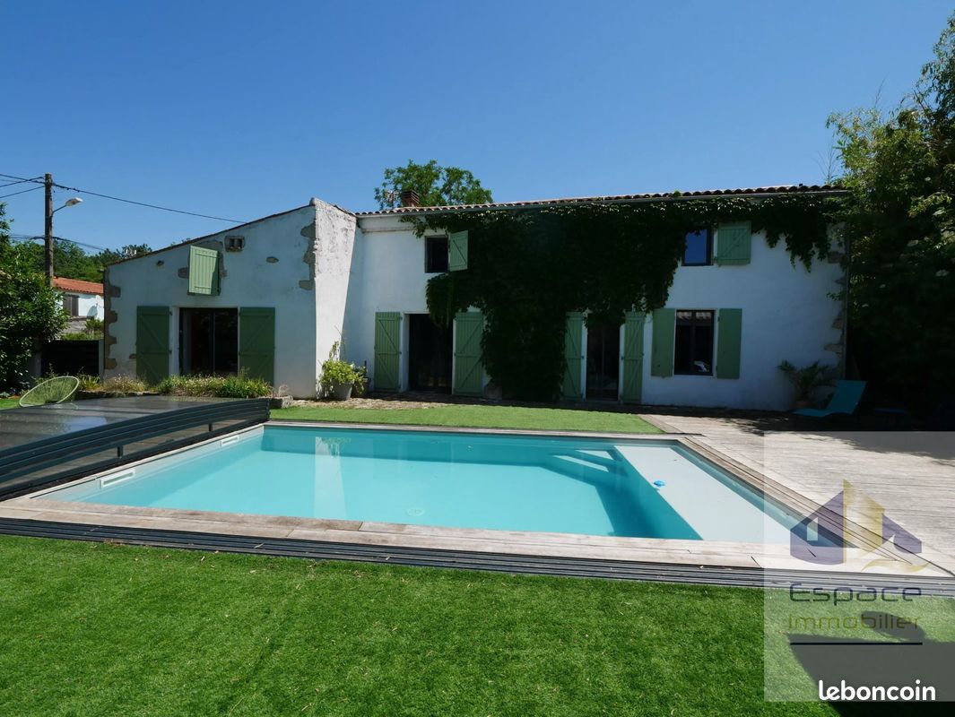 Maison 8 pièces 213 m² · à Aigrefeuille-d'Aunis · 213 m² · 555 500 €