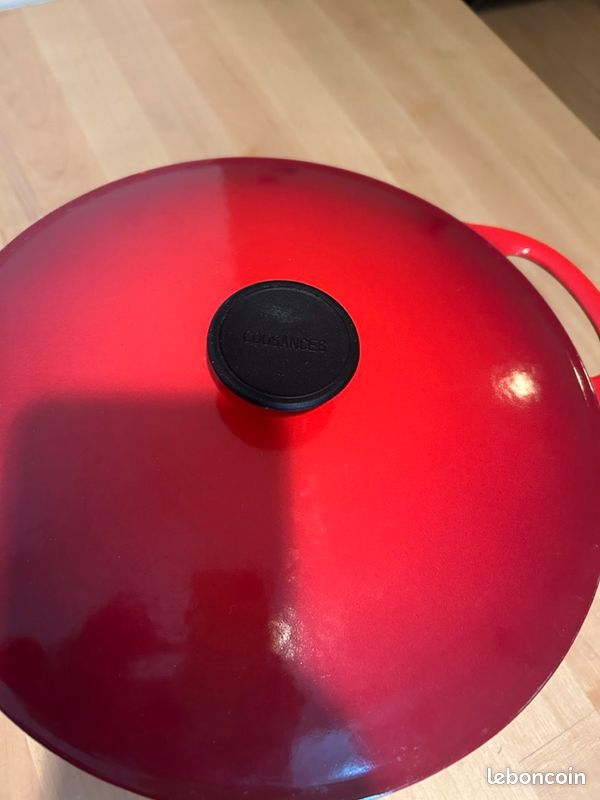 Cocotte GENERIQUE LACOR 25928 FAITOUT ROUGE FONTE D'ALUMINIUM AVEC Cocotte GENERIQUE LACOR 25928 FAITOUT ROUGE FONTE D'ALUMINIUM AVEC