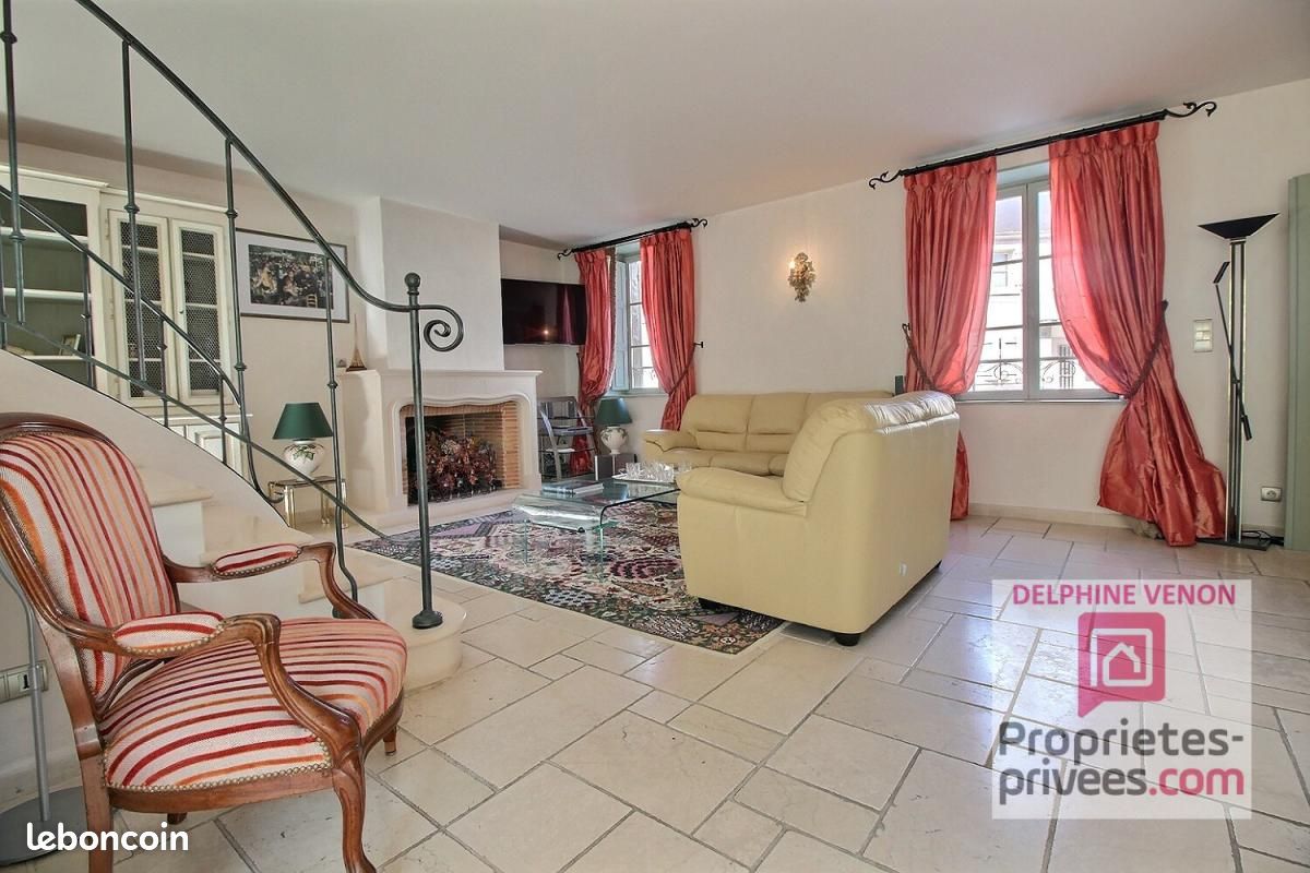 Propriété 8 pièces 247 m² (image 4)