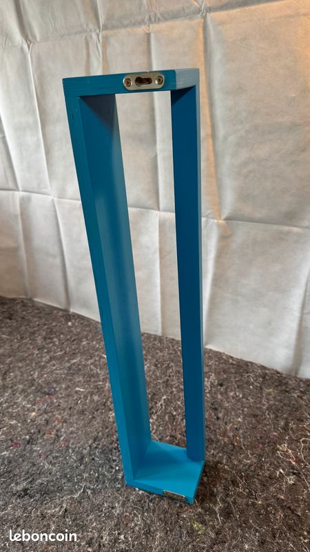 Étagère murale montessori enfant bleue 64 cm (image 3)
