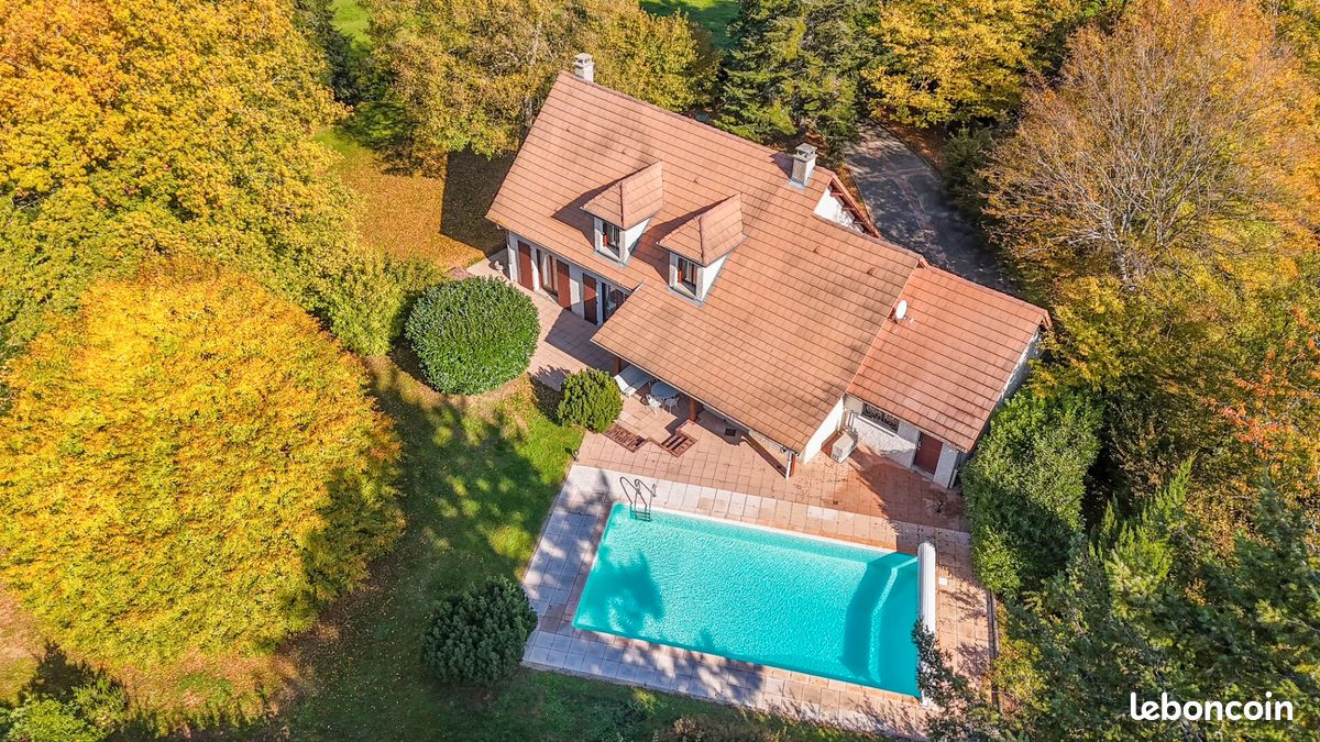 Maison 6 pièces 141 m² · à Devecey · 141 m² · 432 000 €