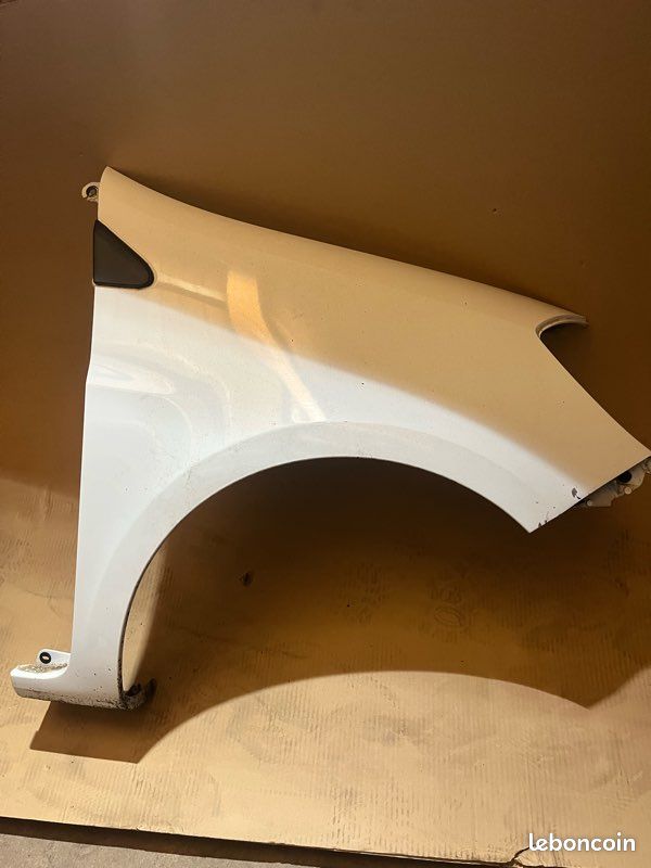 Aile avant droite Clio 3 phase 1 (image 1)