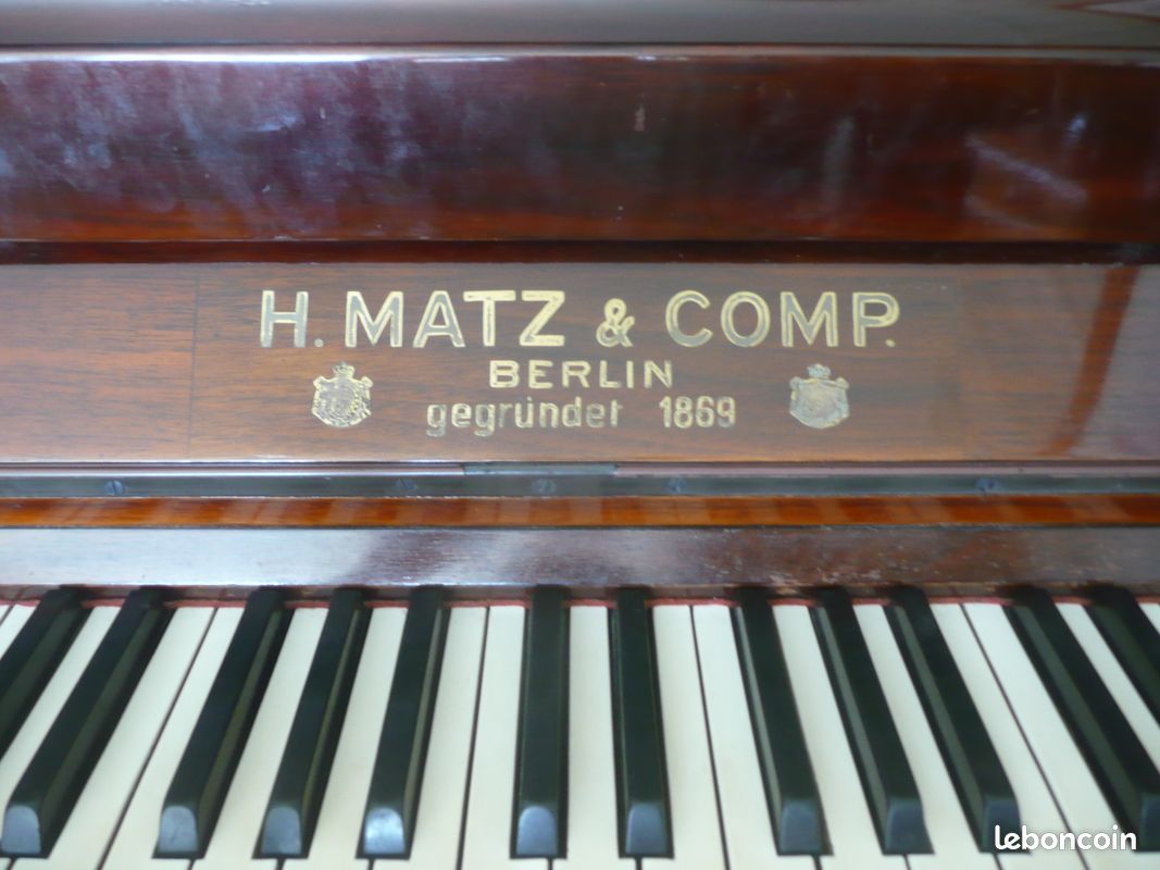 Piano droit de marque Hermann Matz (image 2)