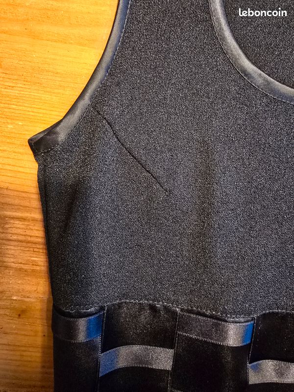 T38 Elégante petite ROBE noire (image 3)