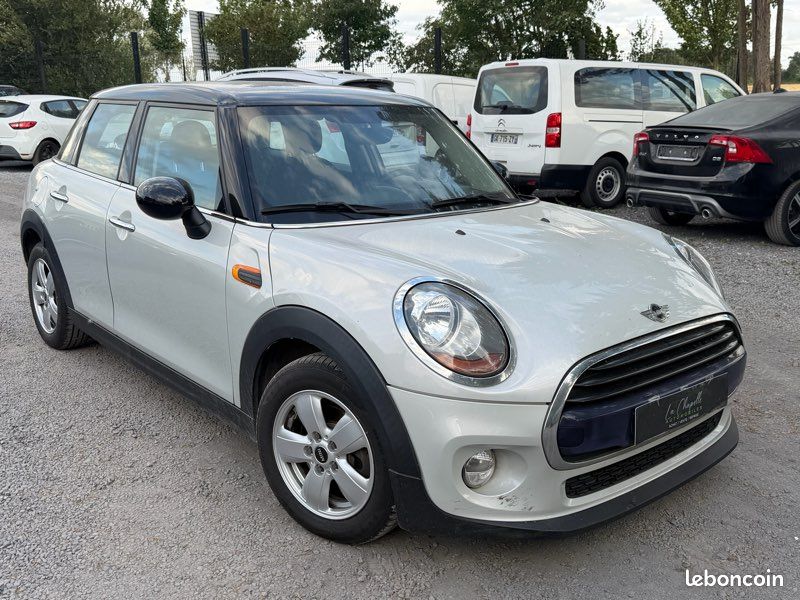 Mini Cooper 1.5 d 116 cv 5 portes (image 1)