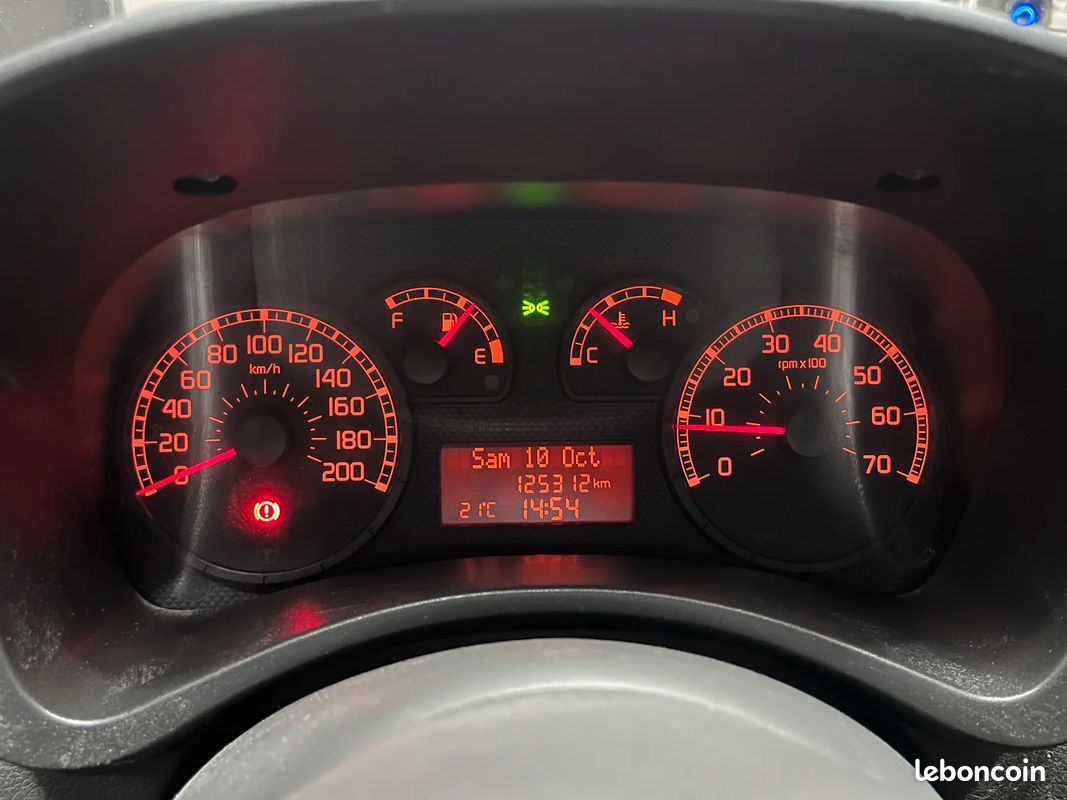 Fiat PANDA 1.3 JTD 16V Emotion (image 17)