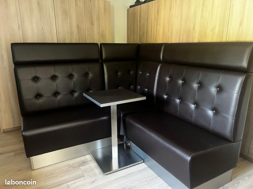 Banquettes et table de bar (image 1)