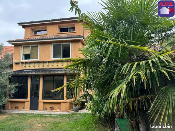 Maison 6 pièces 179 m²