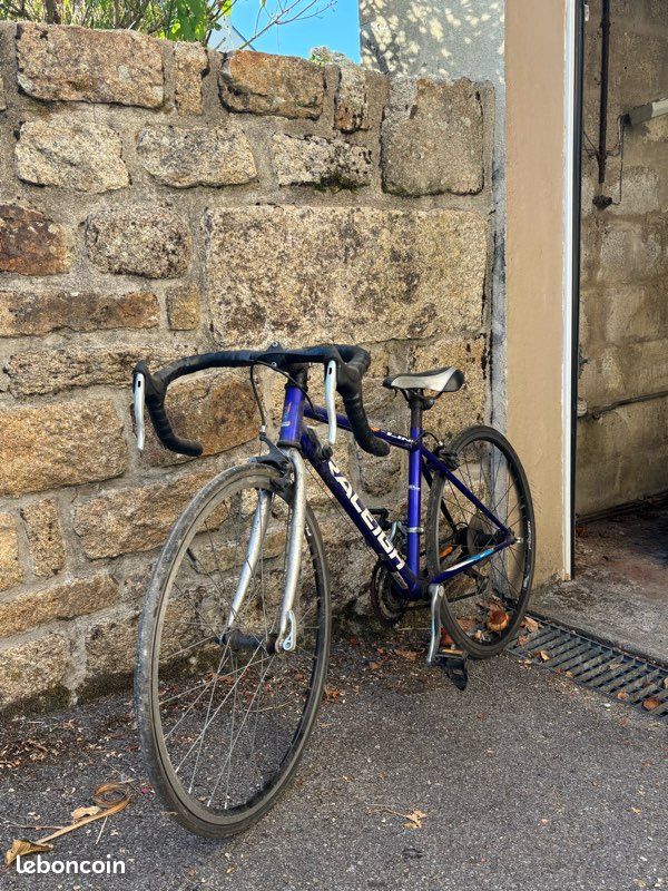 Vélo de course Raleigh (image 1)