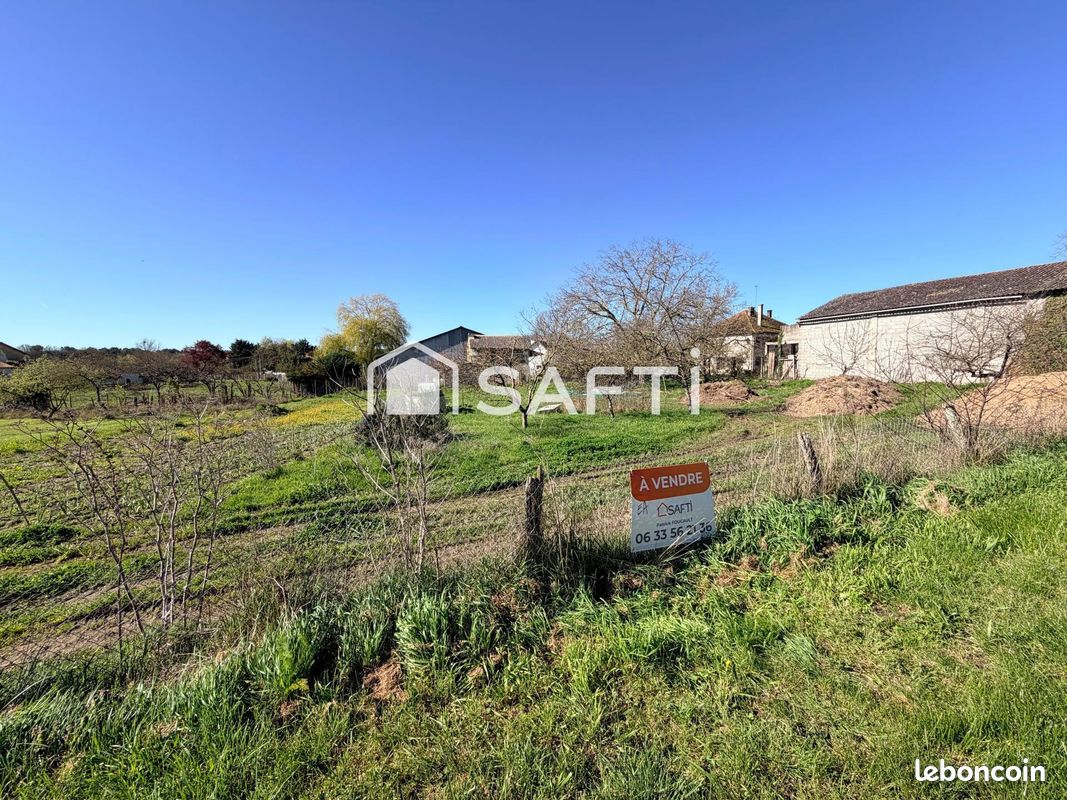 Terrain 1697 m² · à Guesnes · 1 697 m² · 19 990 €