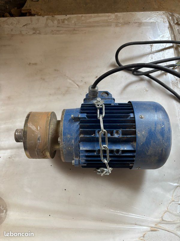 Moteur électrique Bonfiglioli 0,75 kW – Triphasé – Fonctionne parfaitement (image 3)