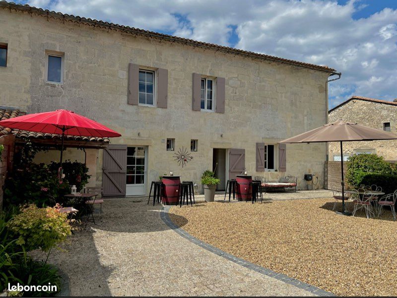Maison 7 pièces 168 m² · à Saint-Romain-la-Virvée · 168 m² · 390 000 €
