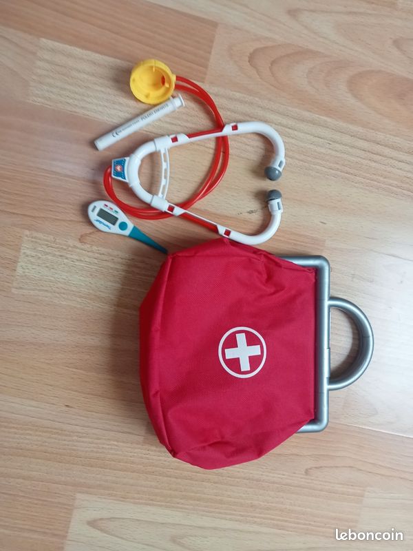 Jouets Ecoiffier - 249 - La valisette docteur pour enfants - Médical - Jeu d 'imitation - 7 pièces - Dès 18 mois - Fabriqué en France Jouets Ecoiffier - 249 - La valisette docteur pour enfants - Médical - Jeu d 'imitation - 7 pièces - Dès 18 mois - Fabriqué en France
