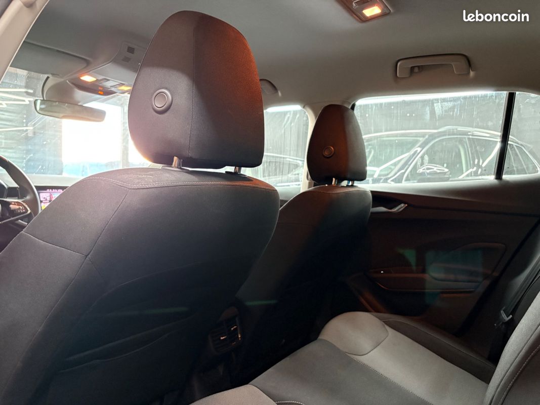 Skoda FABIA 1.0 TSI 95 CH BVM5 Ambition 2EME MAIN + CARPLAY + RADARS AV/AR + GARANTIE 12 MOIS (image 39)