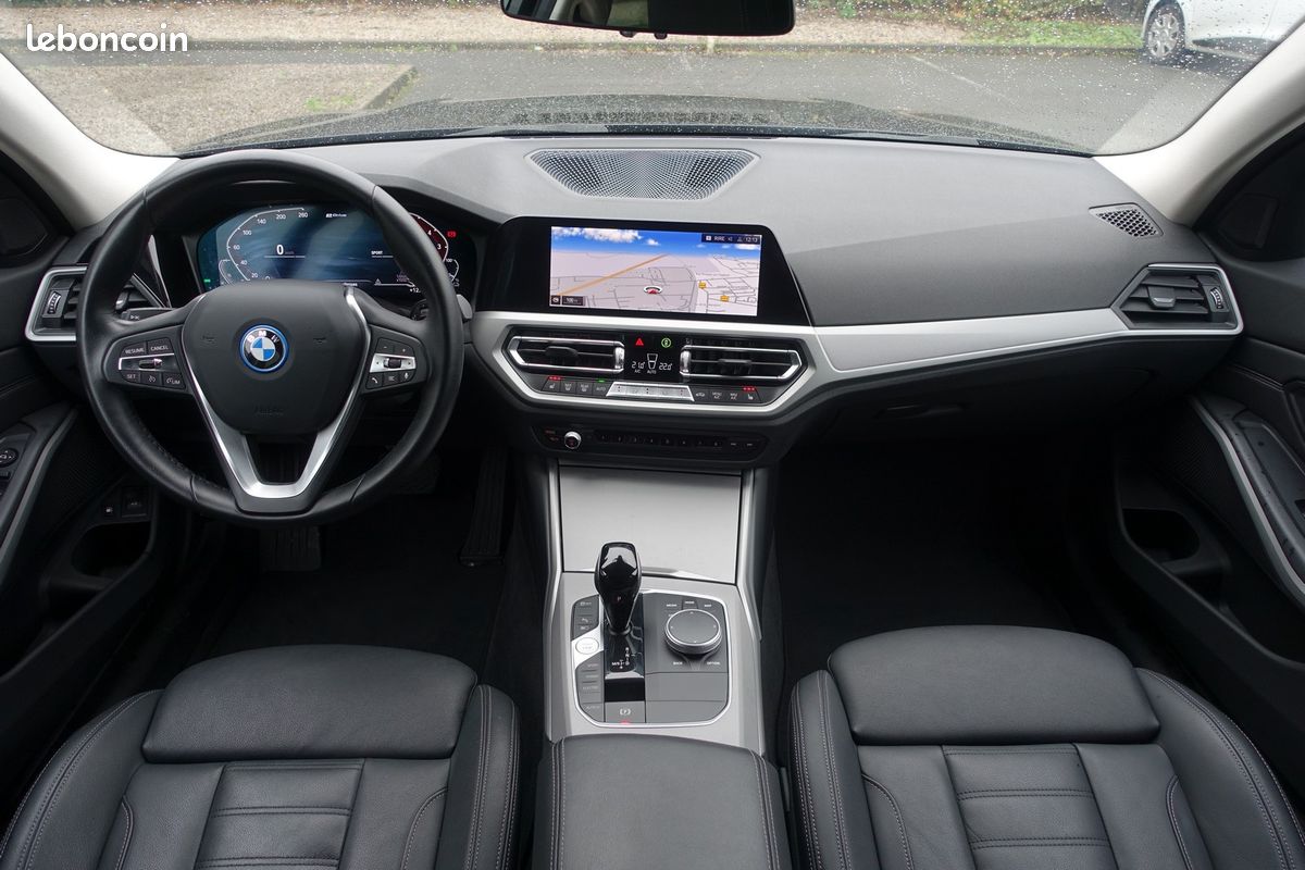 320ea Touring Hybride Rechargeable 204ch E-Drive BVA Live cockpit/Cuir Sport chauffant/Gps Europe/Caméra/Carplay/Hayon électrique/Accès confort/1*Main/Garantie 12 mois (image 8)